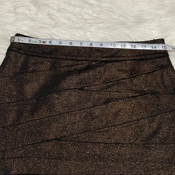 EXPRESS Gold Glittery Mini Skirt - Picture 2 of 6